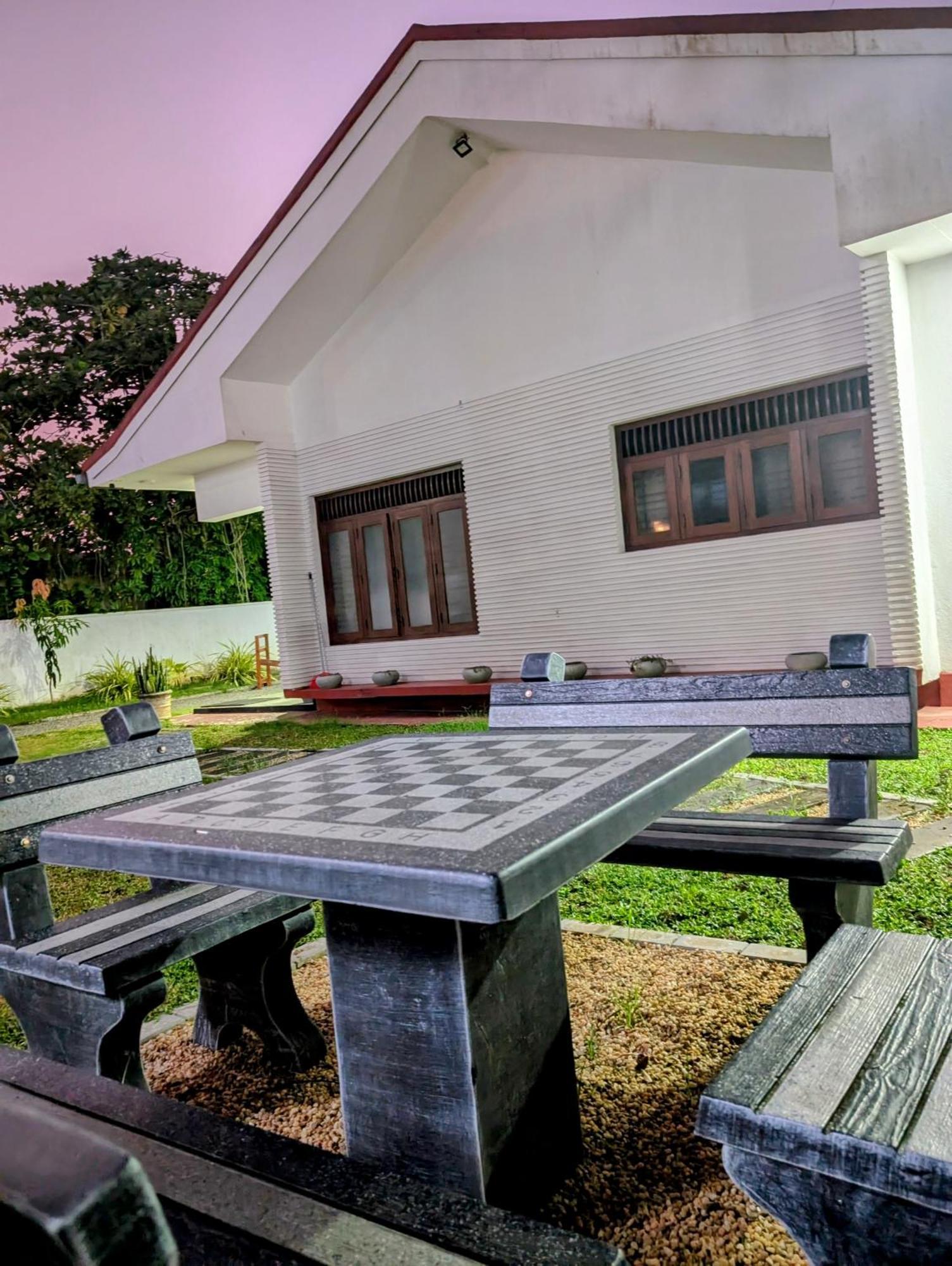 Costels Weligama Hostel ภายนอก รูปภาพ