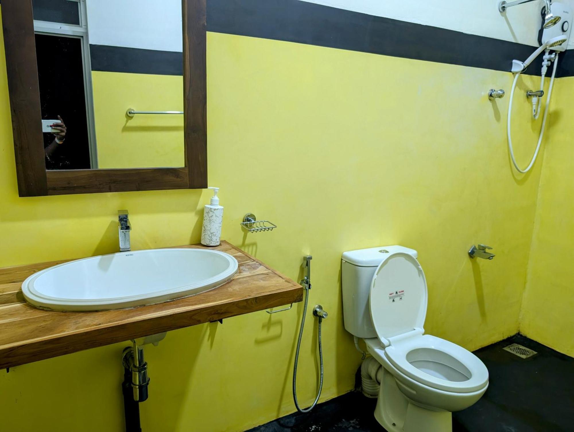 Costels Weligama Hostel ภายนอก รูปภาพ